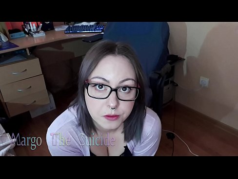 ❤️ Noia sexy amb ulleres xucla un consolador profundament davant la càmera ️❌ Vídeo anal a nosaltres ca.purchasexz.top ❤